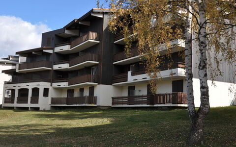 Meije 15: Appartement, Balkon, Stoel, Schaduw, Buitenmeubels, Daylighting, Aluminium