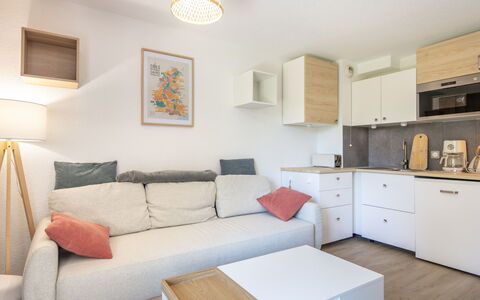 Les Grizzlis: Meubilair, Interieur Ontwerp, Hout, Flooring, Verdieping, Kamer, Plafond, Woonkamer, Huis, Appartement