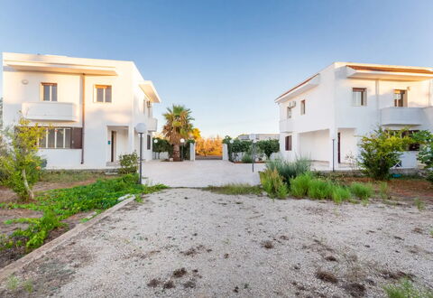 Casa Bianca, Ac, Wifi, Porto Cesareo: Gebouw, Woongebied, Huis, Architectuur, Buurt, Facade, Huis, Land Lot, Menselijke Nederzetting, Voorstad
