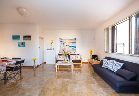 Casa Perla, Ac, Wifi, Porto Cesareo: Meubilair, Flooring, Bankstel, Verdieping, Interieur Ontwerp, Hout, Woonkamer, Plafond, Kamer, Appartement