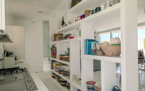 Villa Rosa Del Mare: Interieur Ontwerp, Meubilair, Plank, Stellingen, Plafond, Flooring, Keuken, Huis, Verdieping, Verlichting