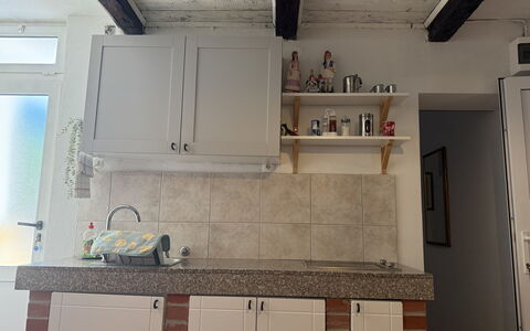 Appartamento Olive Garden, Ac, Wifi, Hvar: Keuken, Countertop, Hout, Flooring, Cabinetry, Interieur Ontwerp, Meubilair, Toestel Van De Keuken, Verdieping, Major Appliance