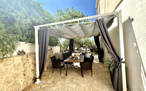 Appartamento Olive Garden, Ac, Wifi, Hvar: Meubilair, Buitenmeubels, Schaduw, Stoel, Outdoor Structuur, Tuin, Backyard, Toevlucht, Patio, Flagstone