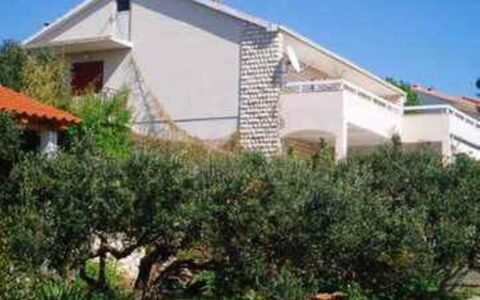 Peaceful Apartment With Beautiful View - Hvar: Woongebied, Huis, Struik, Huis, Dak, Landgoed, Verblijf, Voorstad, Tuin