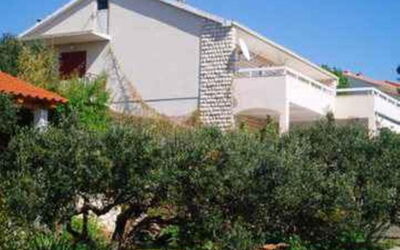 Peaceful Apartment With Beautiful View - Hvar: Woongebied, Huis, Struik, Huis, Dak, Landgoed, Verblijf, Voorstad, Tuin