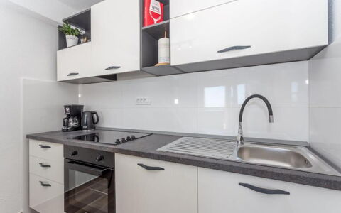 Appartamento Nomads, Ac, Wifi Hvar: Keuken, Countertop, Major Appliance, Cabinetry, Toestel Van De Keuken, Interieur Ontwerp, Flooring, Fornuis, Verdieping, Fornuis