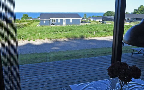 Hildegunda - 600M from the Sea: Dak, Huis, Huis, Verblijf, Deur, Siding, Dek, Veranda, Plank, Hardwood