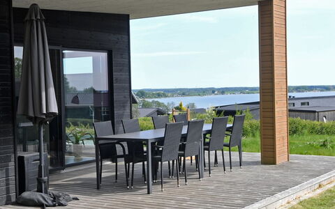 Hildegunda - 600M from the Sea: Dak, Huis, Huis, Verblijf, Deur, Siding, Dek, Veranda, Plank, Hardwood