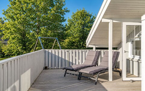 Henri - 1.2Km from the Sea: Hout, Dek, Samengesteld Materiaal, Plank, Hardwood, Houten Vloer, Veranda, Schaduw, Beits, Outdoor Structuur