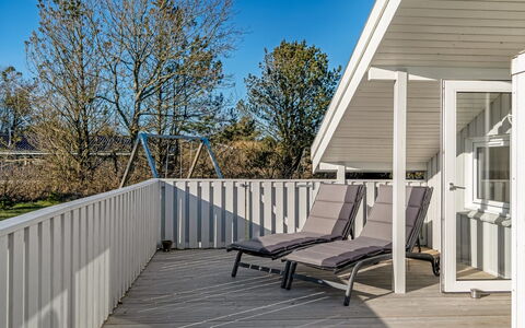 Henri - 1.2Km from the Sea: Landgoed, Schaduw, Oprit, Boerderij