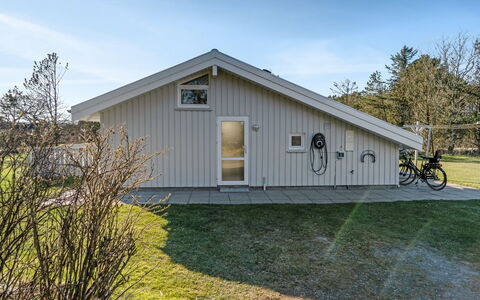 Henri - 1.2Km from the Sea: Landgoed, Schaduw, Oprit, Boerderij