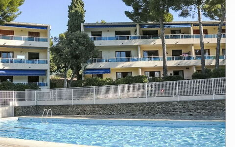Les Parcs du Soleil: Schaduw, Zwembad, Condominium, Toevlucht, Hotel, Badplaats, Buitenmeubels, Balkon, Villa