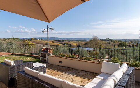 Villa L'elsa Beautiful Country Home With View: Meubilair, Stoel, Tafel, Buitenmeubels, Schaduw, Buitentafel, Eco Hotel, Keuken En Eettafel, Patio, Balkon