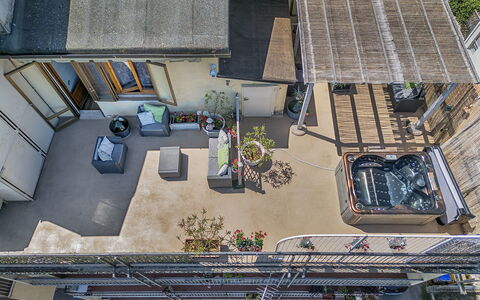 Casamia Tuscan Oasis: 4Br Panoramic Penthouse, Sky: Appartement, Stedelijk Ontwerp, Balkon, Condominium, Bloempot, Binnenplaats, Kamerplant, Daylighting, Dek, Leuning