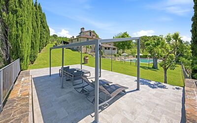 Villa del Chianti: Vineyards & View
