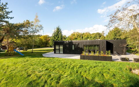 Hortense - 900M from the Sea: Dak, Huis, Huis, Verblijf, Deur, Siding, Landgoed, Gazon, Werf, Veranda