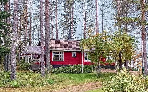 Karinkunnas: Zwembad, Bergketen, Eco Hotel, Toevlucht, Landgoed, Vallei, Villa, Landscaping, Badplaats, Backyard