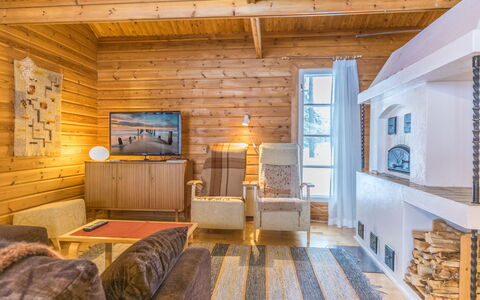 Karinkunnas: Zwembad, Bergketen, Eco Hotel, Toevlucht, Landgoed, Vallei, Villa, Landscaping, Badplaats, Backyard