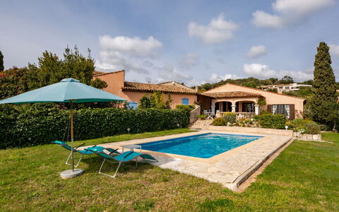 Villa Philipp: Schaduw, Balkon, Hotel, Villa, Toevlucht, Buitenmeubels