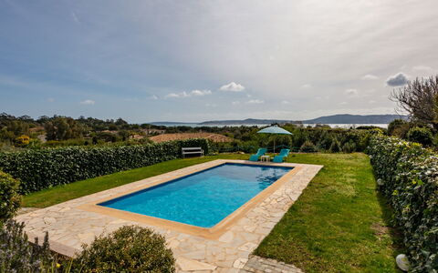 Villa Philipp: Schaduw, Balkon, Hotel, Villa, Toevlucht, Buitenmeubels