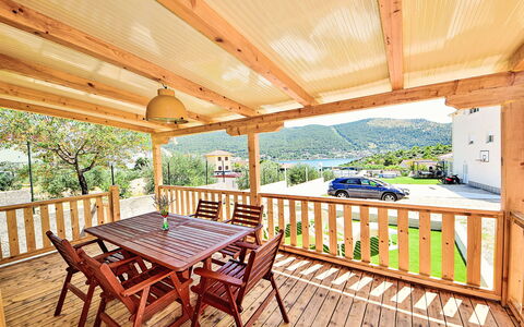 Galešnica Sea View: Schaduw, Balkon, Hotel, Villa, Toevlucht, Buitenmeubels