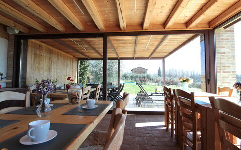 Villa Montello Pool, Jacuzzi, Ac, Wifi, Treviso: Meubilair, Hout, Tafel, Keuken En Eettafel, Buitenmeubels, Stoel, Buitentafel, Veranda, Beits, Hardwood