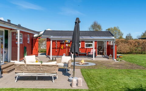 Ruse - from the Sea: Hout, Huis, Veranda, Dek, Hardwood, Dak, Beits, Houten Vloer, Eco Hotel