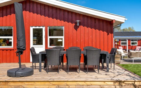 Ruse - from the Sea: Hout, Huis, Veranda, Dek, Hardwood, Dak, Beits, Houten Vloer, Eco Hotel