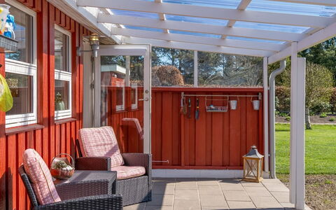 Ruse - from the Sea: Hout, Huis, Veranda, Dek, Hardwood, Dak, Beits, Houten Vloer, Eco Hotel