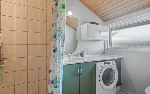 Anline - 600M to the Fjord: Interieur Ontwerp, Plafond, Appartement, Flooring, Meubilair, Verdieping, Kamer, Verlichting, Huis, Bankstel