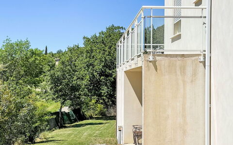 Castellas: Muur, Leuning, Samengesteld Materiaal, Balkon, Metaal, Beton, Baluster, Hek, Trap, Schaduw