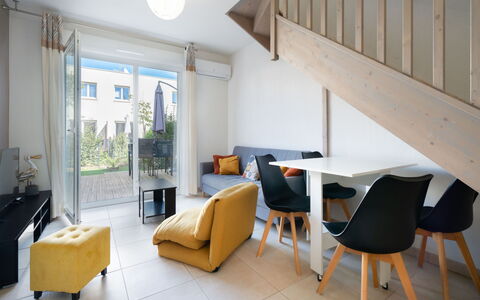 La Dune: Interieur Ontwerp, Meubilair, Flooring, Verdieping, Hout, Kamer, Plafond, Bankstel, Woonkamer, Verlichting