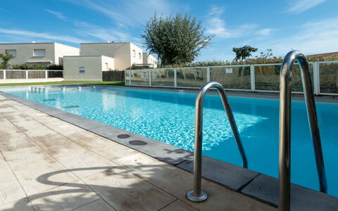La Dune: Zwembad, Toevlucht, Samengesteld Materiaal, Schaduw, Waterpartij, Thermae, Buitenmeubels, Landscaping, Eco Hotel, Hotel