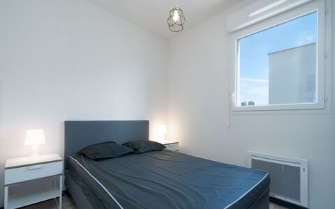 La Dune: Slaapkamer, Interieur Ontwerp, Plafond, Verdieping, Bed, Flooring, Kamer, Verlichting, Meubilair, Bedding