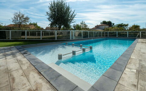La Dune: Meubilair, Hout, Interieur Ontwerp, Flooring, Keuken, Cabinetry, Verdieping, Kamer, Major Appliance, Kast