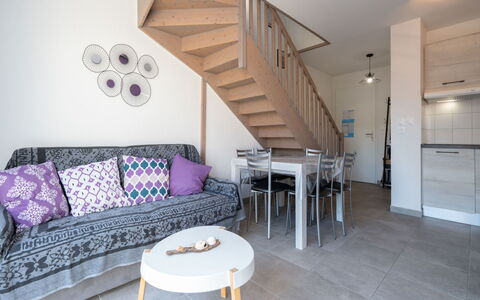 La Dune: Meubilair, Hout, Interieur Ontwerp, Flooring, Keuken, Cabinetry, Verdieping, Kamer, Major Appliance, Kast