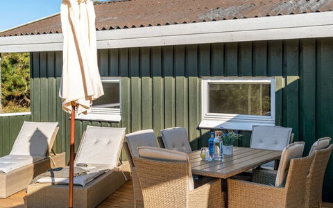 Gundborg - 200M from the Sea: Hout, Huis, Veranda, Dek, Hardwood, Dak, Beits, Houten Vloer, Eco Hotel