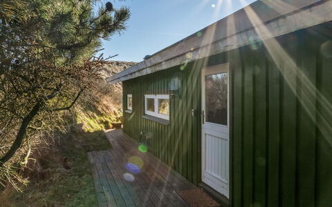 Gundborg - 200M from the Sea: Hout, Huis, Veranda, Dek, Hardwood, Dak, Beits, Houten Vloer, Eco Hotel