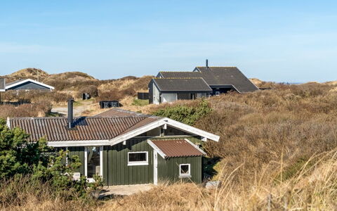 Gundborg - 200M from the Sea: Hout, Huis, Veranda, Dek, Hardwood, Dak, Beits, Houten Vloer, Eco Hotel