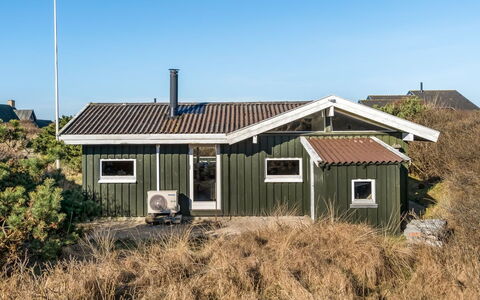 Gundborg - 200M from the Sea: Hout, Huis, Veranda, Dek, Hardwood, Dak, Beits, Houten Vloer, Eco Hotel