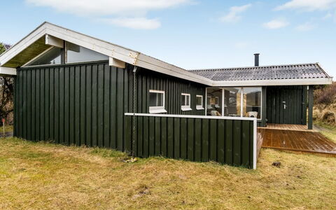 Gundborg - 200M from the Sea: Hout, Huis, Veranda, Dek, Hardwood, Dak, Beits, Houten Vloer, Eco Hotel