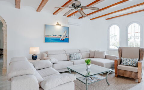 Aurora Boreal: Meubilair, Bankstel, Interieur Ontwerp, Tafel, Flooring, Huis, Appartement, Verdieping, Plafond, Woonkamer