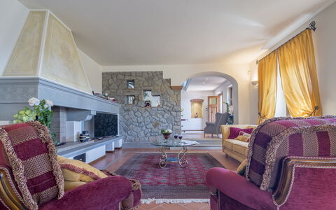 Villa Alessia Luxury: Meubilair, Interieur Ontwerp, Flooring, Verdieping, Bankstel, Plafond, Kamer, Woonkamer, Verlichting, Tafel