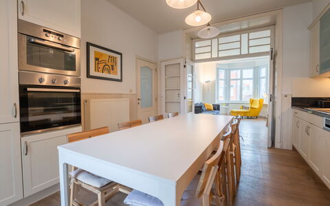 Les Citrinelles with Parking: Meubilair, Interieur Ontwerp, Flooring, Verdieping, Countertop, Plafond, Hout, Keuken, Cabinetry, Lichte Inrichting