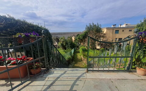 Central Design Flat With Parking, Bogliasco: Ijzer, Hek, Tuin, Leuning, Poort, Werf, Home Schermen, Balkon, Bloempot, Kamerplant