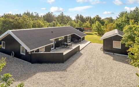 Onni - 2.3Km from the Sea