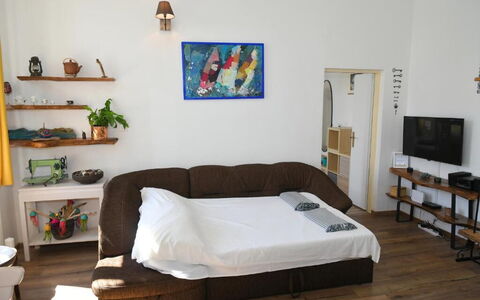 Appartamento Central Sea View Opatija: Meubilair, Interieur Ontwerp, Flooring, Hout, Verdieping, Kamer, Bankstel, Textiel, Verlichting, Woonkamer