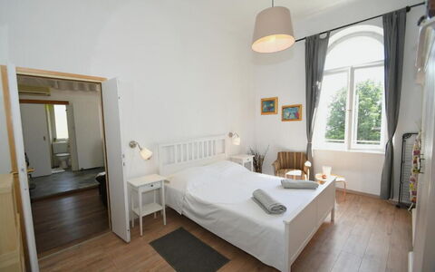 Appartamento Central Sea View Opatija: Meubilair, Interieur Ontwerp, Bed, Slaapkamer, Flooring, Verdieping, Hout, Laken, Bedding, Kamer