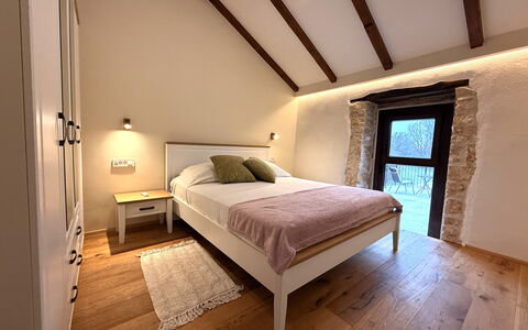 Casa Rossa Ac, Wifi, Prodol - Croazia: Bed, Meubilair, Interieur Ontwerp, Slaapkamer, Muur, Verdieping, Flooring, Laken, Hout, Bedding