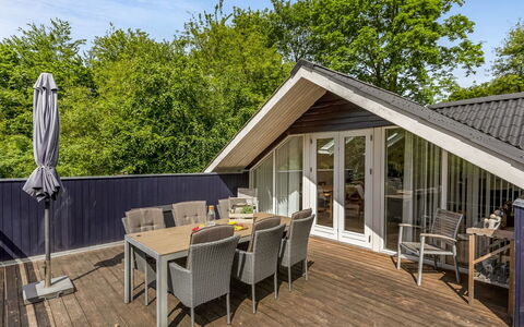 Mila - 30Km from the Sea: Dak, Huis, Huis, Verblijf, Deur, Siding, Dek, Veranda, Plank, Hardwood